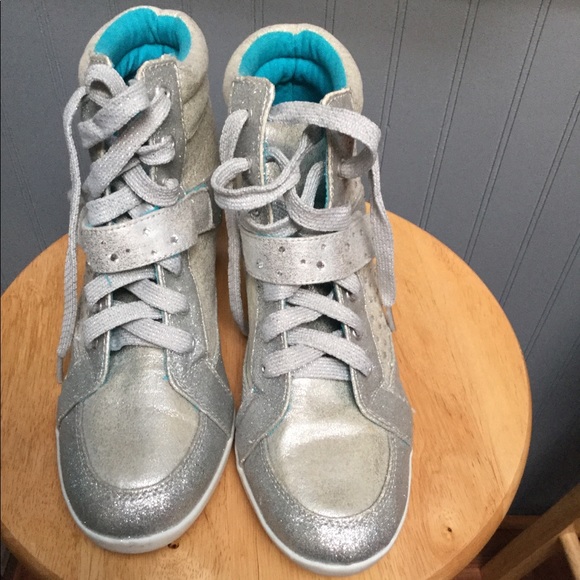 Platform sneakers - Picture 2 of 2